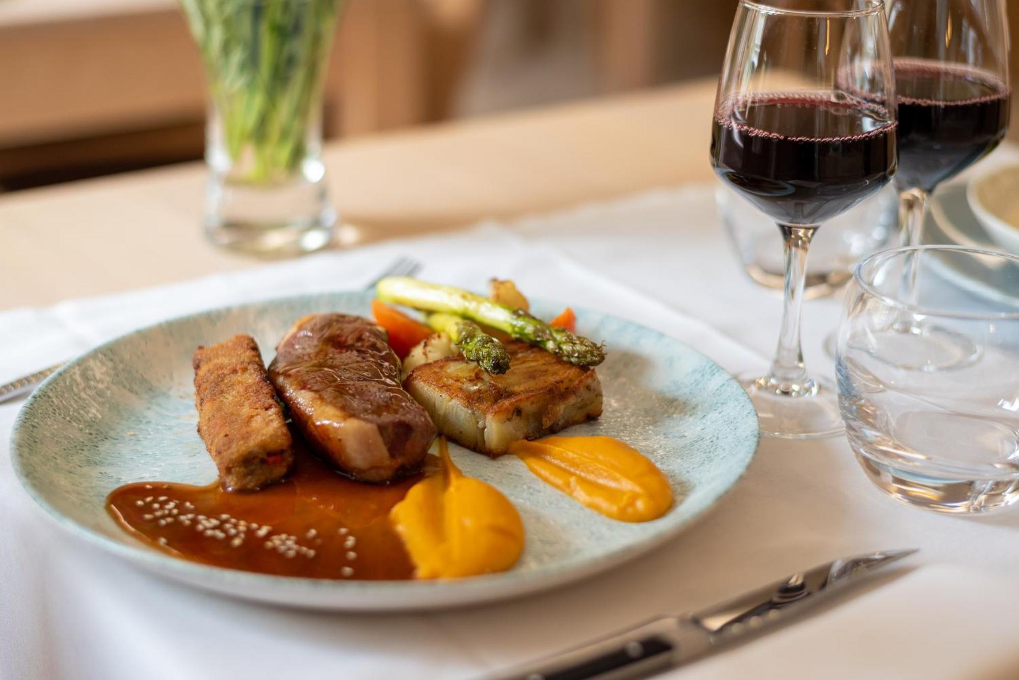 Hotel Restaurant Le Relays Du Chasteau - Logis Brousse-le-Chateau