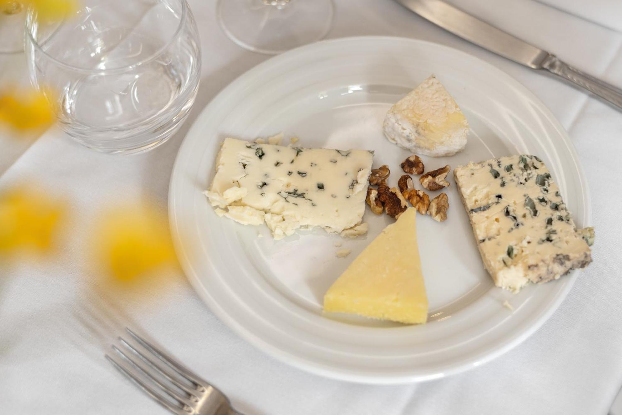 Restaurant Le Relays Du Chasteau - Logis Hotel Brousse-le-Chateau